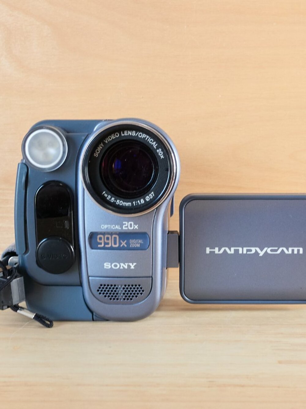 Sony CCD-TRV128 Hi8 Video8 Camcorder NTSC Made in Japan